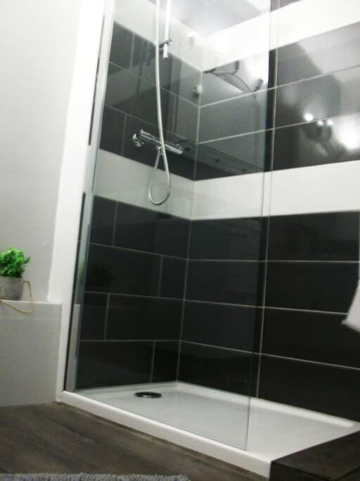 Apartamento Au Calme, 200M Du Centre T2 Avec Balcon Et Parking Cassis Exterior foto