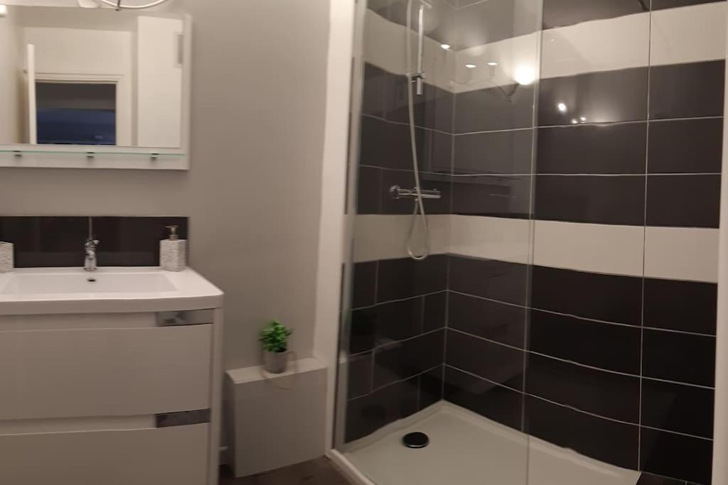 Apartamento Au Calme, 200M Du Centre T2 Avec Balcon Et Parking Cassis Exterior foto