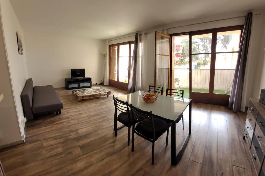 Apartamento Au Calme, 200M Du Centre T2 Avec Balcon Et Parking Cassis Exterior foto