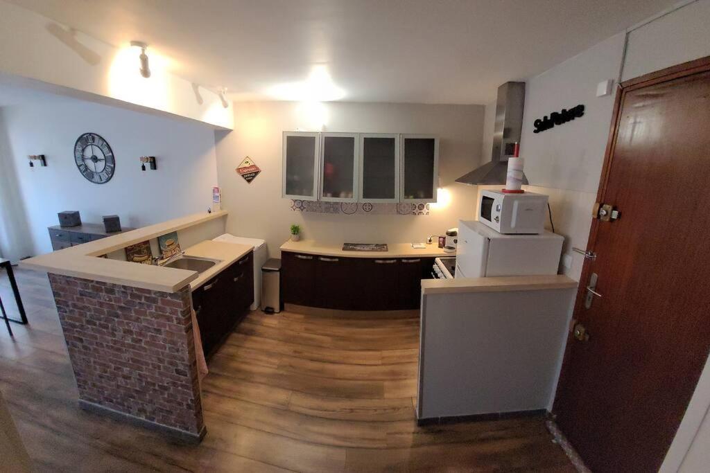 Apartamento Au Calme, 200M Du Centre T2 Avec Balcon Et Parking Cassis Exterior foto