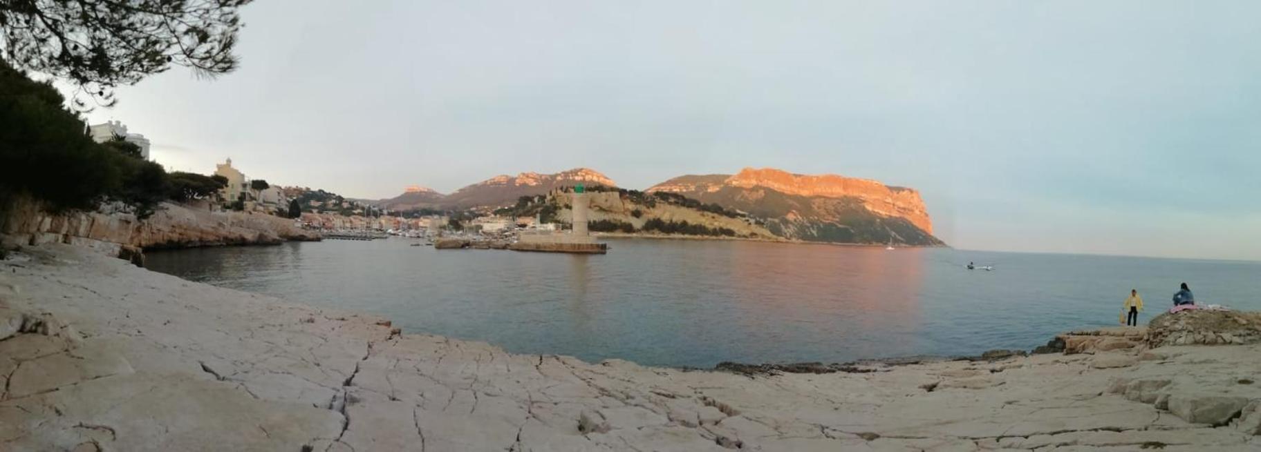 Apartamento Au Calme, 200M Du Centre T2 Avec Balcon Et Parking Cassis Habitación foto